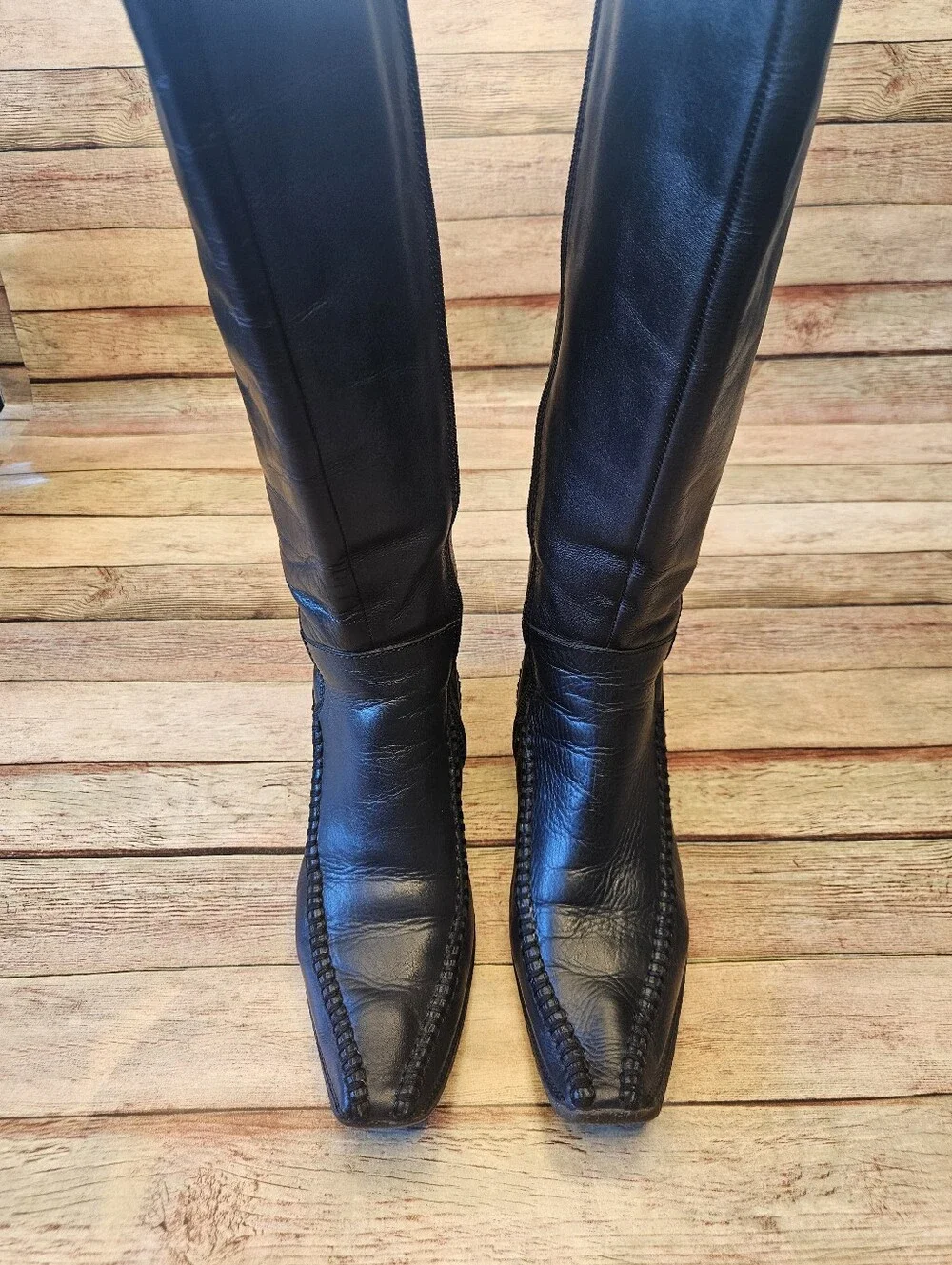 Pikolinos black leather knee-high boot